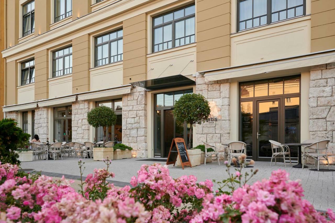 Artis Boutique Hotel Szombathely Exterior foto